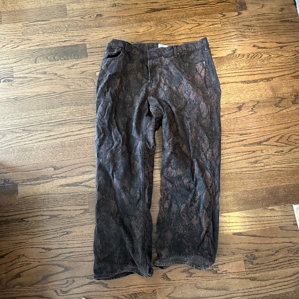 Abercrombie & Fitch Black and Brown Pants